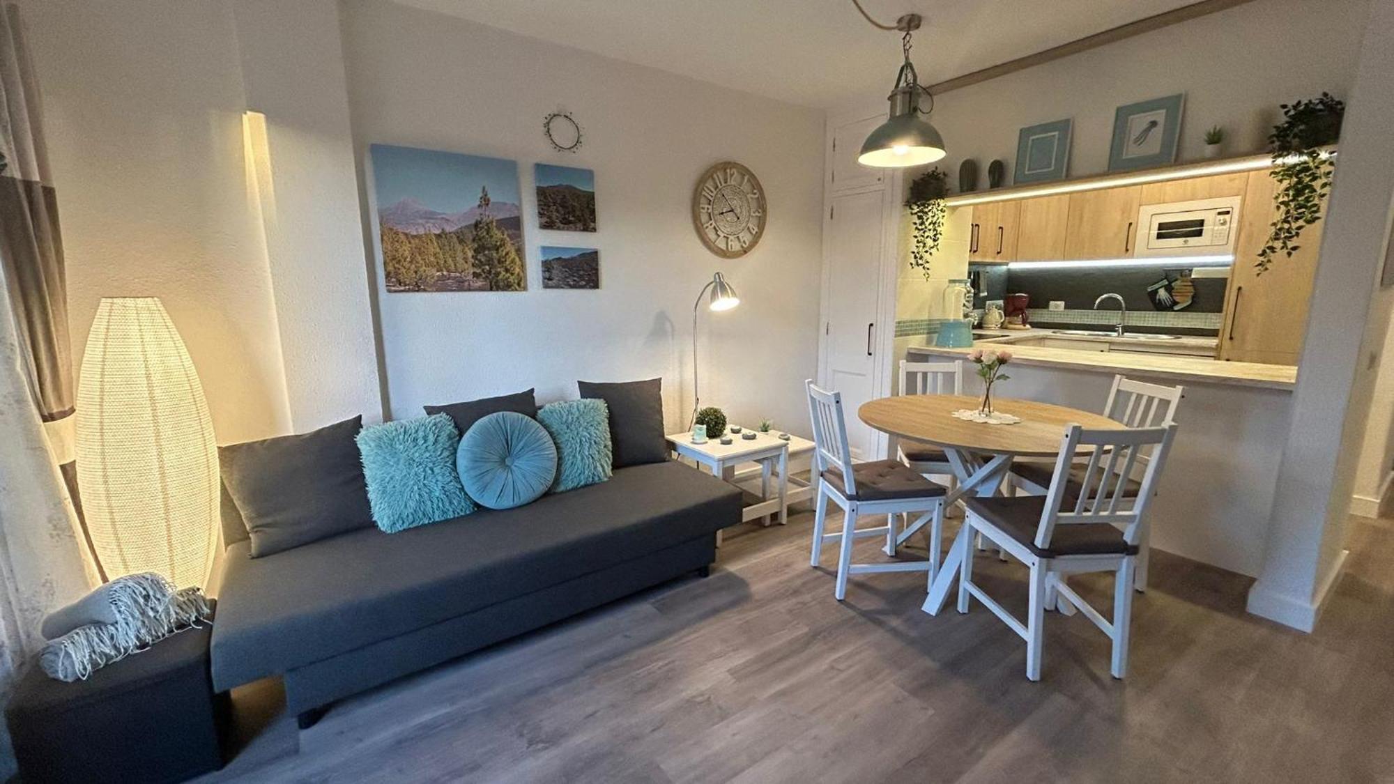 Huebsche Ferienwohnung Mit 2 Schlafzimmern, Pool Und Wlan, Strandnaehe 칼라오살바헤 외부 사진
